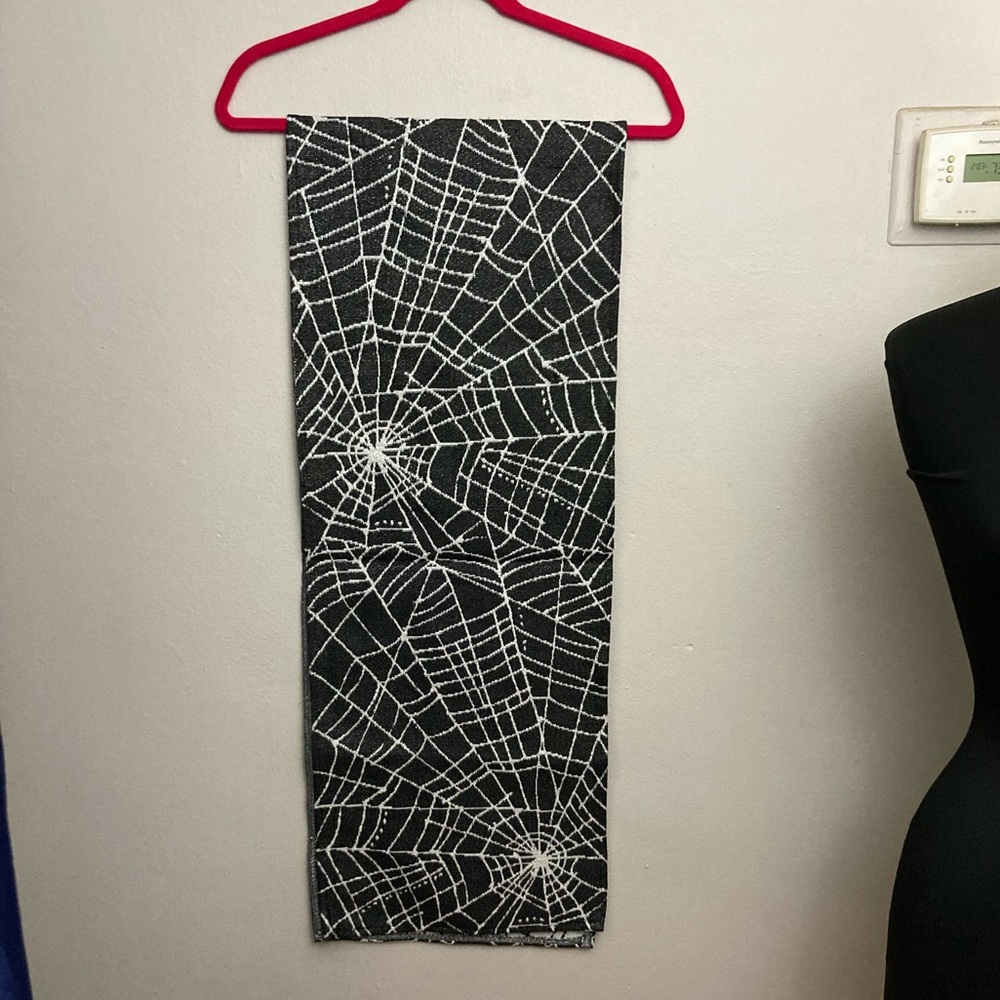 9-8 Spiderweb Halloween table runner